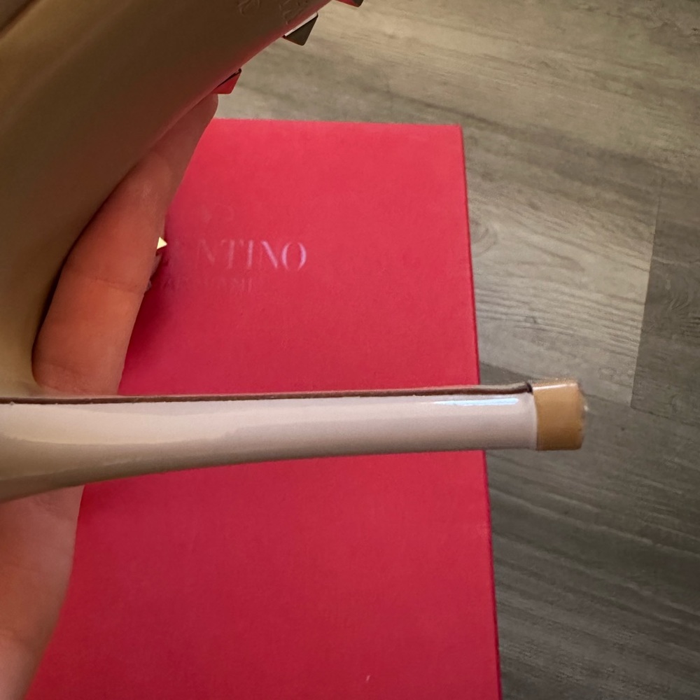 Valentino Garavani Rockstud Patent Leather Slings size 39 Preowned - Picture 12 of 13